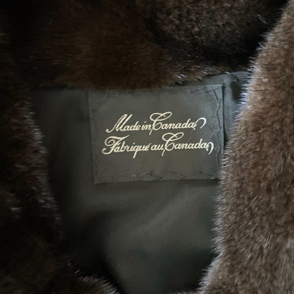 Luxurious Custom Canadian female full pelt Full length swing coat see sizing - Picture 5 of 9